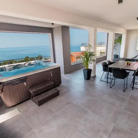 Holiday Colis With Private Pool Apartamento *
