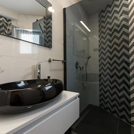 Holiday Colis With Private Pool Makarska